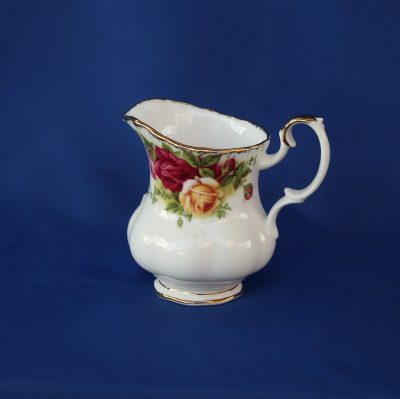 Γαλατιέρα μικρή πορσελάνης Royal Albert Old Country Roses - Image 2