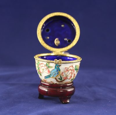 Αυγό Cloisonné με πουλιά ανοιγόμενο και μηχανισμό μουσικής - Image 2