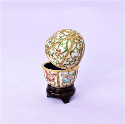 Αυγό Cloisonné  με ανθάκια και φύλλα, ανοιγόμενο-με ξύλινη βάση - Image 4
